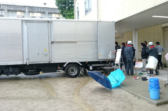 小学校へ到着